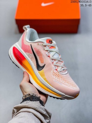 nike Vomero 18 耐克 舒适减震防滑 低帮跑步鞋 全掌Reactx泡绵中底 前掌和后跟还配备了Air Zoom气垫单元 据说跑起来更快更舒适哦 这次