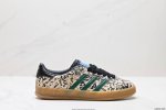 公司级重磅联名 Adidas｜Gucci 三叶草logo与标志性三条杆为设计元素 将其与独属于的gucci 双方选择adidas Originals经典鞋型 G