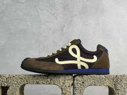 K版340 放店私 Loewe罗意威 Ballet Runner 2.0棕色 货号：Mbr2282X01-4865 尺码：36 36.5 37 38.5 39