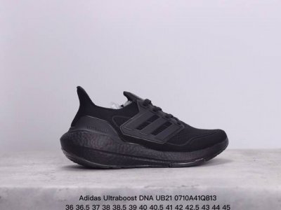 公司级阿迪达斯adidas Ultraboost Dna Ub21全掌爆米花休闲运动跑鞋。采用网材搭配反光皮革鞋面，配上stretchweb网格外底和boost
