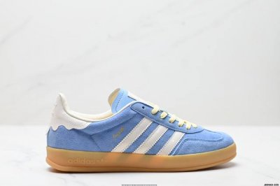 公司级Adidas Originals Gazelle Indoor 三叶草休闲防滑耐磨低帮板鞋 鞋头出色设计 塑就出众贴合感 稳固的后跟贴合足部曲线设计 软弹