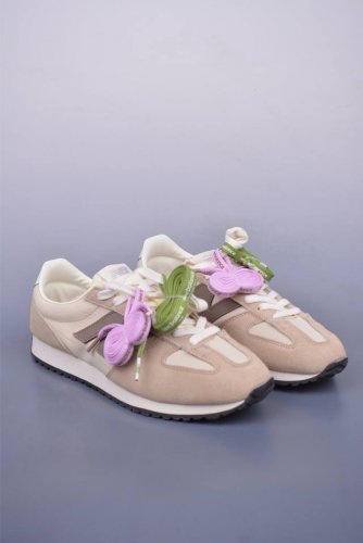 New Balance Nb471 纯原系列 经典复古时髦 休闲跑步鞋 完美平衡了复古腔调与现代舒适 这双承载着时空对话的跑鞋 正在用毫米级的细节革新 书写复古
