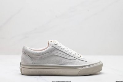 公司级范斯Vans Knu-Skool Dr 翻毛皮 耐磨 低帮 板鞋 尺码:35.5 36 36.5 37 38 38.5 39 40 40.5 41 42