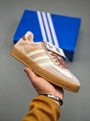 adidas Originals Gazelle Indoor 粉白三叶草休闲防滑耐磨低帮板鞋 Jr0232 尺码：35-40 半