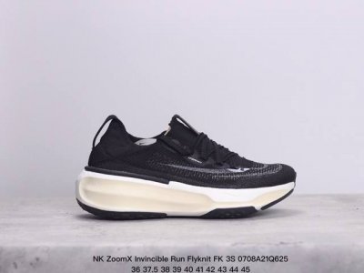 真标nk Zoomx Invincible Run Flyknit Fk 3S 不可战胜3代系列轻量飞织低帮休闲运动慢跑鞋 此鞋专为短跑运动员而生，是为 5 至