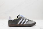 真标阿迪达斯adidas Originals Gazelle Indoor 三叶草复古防滑耐磨低帮板鞋 鞋款采用柔软的绒面革和耐用的皮革衬里融合在橡胶外底上！