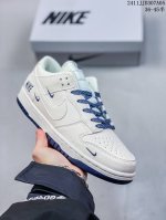 真标带半码 耐克Nike SB Dunk Low 扣篮系列复古低帮休闲运动滑板板鞋。采用脚感柔软舒适ZoomAir气垫，有效吸收滑板等极限运动在落地时带来的冲击