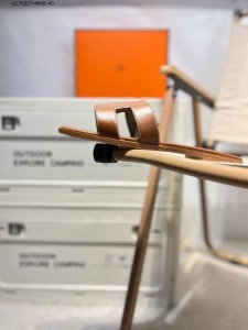 Hermes Footwear Woman 爱马仕 礼装 拖鞋 黑白等多色万年经典爱马士 女神标配 度假 居家 必备 东莞原厂真皮大底平底拖鞋！度假搭配神器！最