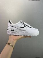 公司级空军马卡龙果冻系列 耐克 Nike Air Force 1 Shadow Af1解构机能拼接 空军一号轻量增高魔术贴低帮百搭板鞋，一改原先的常规 Swoo