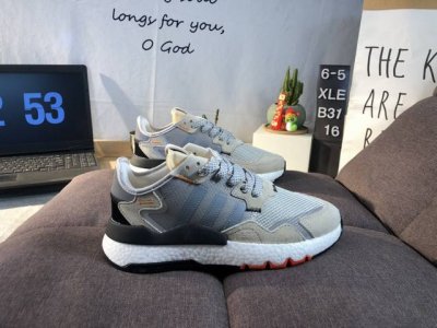 公司级阿迪达斯三叶草 Nite Jogger 经典运动跑鞋 夜行者 复古跑鞋原厂材料 原厂大底 私家独模 网布搭配麂皮拼接打造鞋面 极具复古风格鞋头及鞋跟点缀3