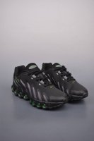 250 Nike Air Max Dn8 全掌科技气垫 缓震运动跑鞋 Dn8的核心亮点在于其八腔气垫结构 根据不同部位设定的气压值专为行走设计 提供卓越的舒适