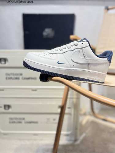 160 耐克 Nike Air Force 1 '07空军一号 百搭休闲运动板鞋。柔软、弹性十足的缓震性能和出色的中底设计，横跨复古与现代的外型结合，造就出风靡
