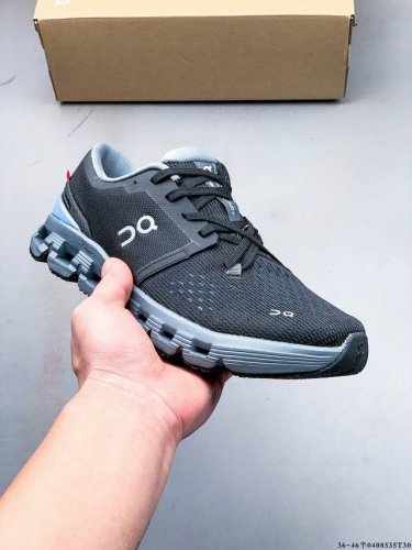 集图 On昂跑全新一代综合体能训练运动鞋男女缓震回弹跑步鞋Cloud X 4 融入创新设计的Cloud X4综合训练鞋专注于多种训练场景、健身房运动以及高强度间