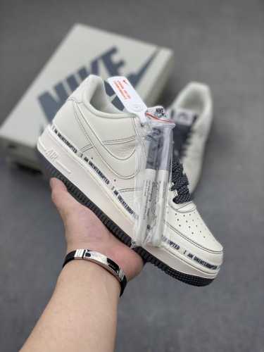 洛杉矶潮牌店限量发售 公司级 Uninterrupted×Nike Air Forece 1 More Than “水泥灰签名涂鸦”满天星空军一号低帮休闲板鞋