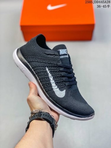 耐克Nike Free 4.0 Flyknit 赤足4.0 轻跑鞋 质感新焕升级 专为短打跑造 鞋如面袜般子柔贴软合 结合性弹沙线 赋双予足众出的紧包密覆效果