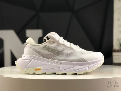 红卡 小红书推荐 Hoka U Skyline-Float X全新配色 这个品牌来自于新西兰的毛利语，Hoka表示大地，One One表示飞越，连起来就是飞越地
