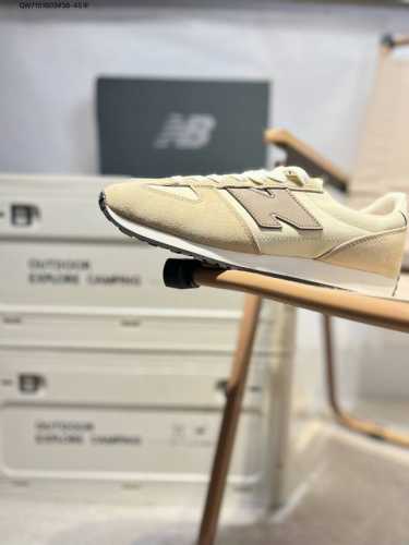新百伦 Nb327 Nb 471复古慢跑鞋 New Balance 471 复古先锋 Ms327系列复古休闲运动慢跑鞋，上世纪 70 年代的意大利街头风格Nb新