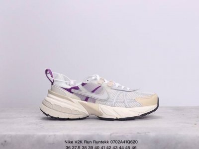 Nike 耐克 V2K Run 减震防滑 复古低帮跑步鞋 超火复古跑鞋，采用太空革组合呼吸网眼布鞋面材质，搭载正确4层组合底模，嵌入tpu加固稳定模块,双层md