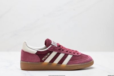 公司级Adidas Handball Spezial 官方正确版本 阿迪达斯经典款 复古休闲板鞋 全鞋采用反毛皮制作 牛筋耐磨大底 承载青春情怀的板鞋 经典三条