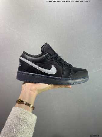 公司级Air Jordan Aj1 Low 低帮系列 黑色 鞋型细节堪称完美，非常有必要拿回去对比下竞品！ 给足利润空间操作，吹牛的话不多讲这个价格p到手你就懂 - 点击图像关闭