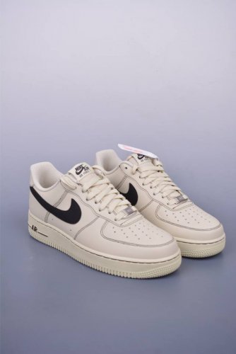 Nike Air Force 1 Low 米白黑 原楦头原纸板 打造纯正空军版型 专注外贸渠道 全掌内置蜂窝气垫 原盒配件 原厂中底钢印、拉帮完美 官方货号：H