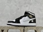 Air Jordan 1 Mid 漆皮黑白银 中帮系列 全新批次 原装原模大底 全鞋原厂定制皮料 手感细腻正确折边工艺 完美细节诠释 货号：Hv0789-010