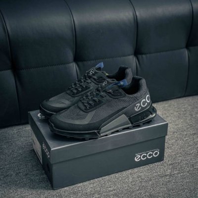 核心私 ecco爱步男鞋夏季网眼鞋透气运动鞋网面休闲鞋 热酷户外系列 多种材质拼接鞋面 加强鞋内外空气双向对流 疏散闷热 保持脚感舒爽 提供亲肤透气贴合的穿着体
