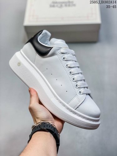 真标意大利高奢品牌Alexander Mcqueen亚历山大 麦昆 Sole Leather Sneakers低帮时装厚底休闲运动小白鞋 货号:553770 W