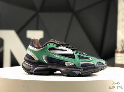 230 Lacoste 法国鳄鱼 低帮生活休闲鞋 来自法国，笃信：“生命之旅，因动而美”。自1933年第一件Polo衫诞生以来，Lacoste一直凭借其纯正的网