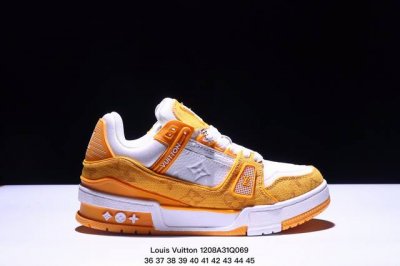 路易威登 Louis Vuitton Lv路易威登板鞋 时尚运动鞋 潮厚底增高鞋 。舒适防滑底和百搭性霸屏整个时尚娱乐圈，细节调整完美主义！采用柔软皮革鞋面，独