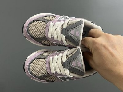 牛B新款2010网面鞋带款儿童老爹鞋 Size：24-36码 经典Nb2010款式 网面设计，透气舒适不闷脚 老爹款式，百搭又时髦