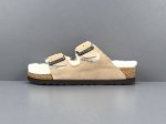 渠道优势，！ 外贸版 勃肯 Birkenstock 麂皮 柔软舒适厚底保暖百搭 一字拖鞋 女款 尺码 35 36 37 38 39 40 反毛皮牛皮绒面，羊毛内