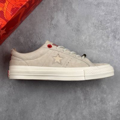 本地 核心私 Converse One Star Pro 龙年限定 匡威官方 龙年星运系列休闲滑板鞋 为经典鞋款增添龙年新意 翻毛皮鞋面拼接多处龙纹设计 点燃复