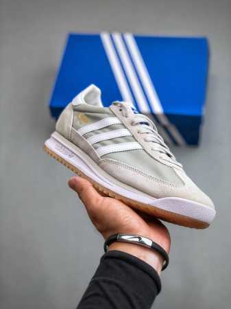 adidas Originals Sl 72 Rs Ji1281阿迪经典复古慢跑鞋鞋款采用舒爽尼龙鞋面、绒面革饰面和皮革细节等设计。与此同时，搭载着 Ecote - 点击图像关闭