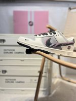 小米 X 耐克Nike Dunk Low 板鞋Sb系列经典百搭休闲运动板鞋加厚鞋舌的填充 使舒适性大大提升 同时也更方便穿脱中底部分则加入了脚感柔软舒适Zoom