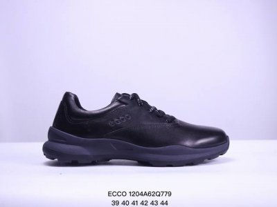 Ecco 爱步 经典爆款 健步系列 休闲运动跑鞋 休闲鞋 鞋面采用原厂进口头层牛皮 橡胶防滑耐磨大底 独特制鞋工艺 舒适百搭 运动尺码：39一44 Xm1204