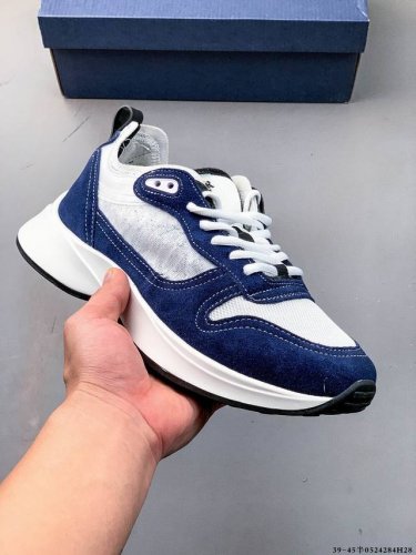 dior 迪奥 经典B25系列Runner休闲 运动鞋 跑步鞋 已经调整到极致 大底升级 面料升级 舒适度全面升级 原版购入开发 做货 这款 B25 Runne