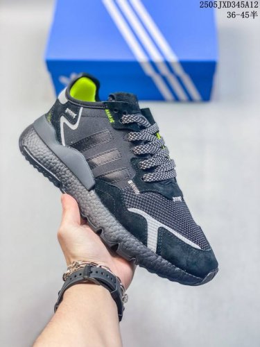 阿迪达斯三叶草 Nite Jogger 经典运动跑鞋 夜行者 复古跑鞋原厂材料 原厂大底 极具复古风格鞋头及鞋跟点缀3M反光设计极为亮眼中底采用全掌 Boost