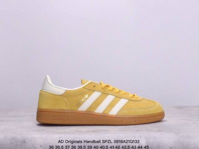 ad Originals Handball Spzl 手球运动员系列百搭休闲运动板鞋 Ie3710 这款来自阿迪达斯的这款handball Spzl前身是一双手
