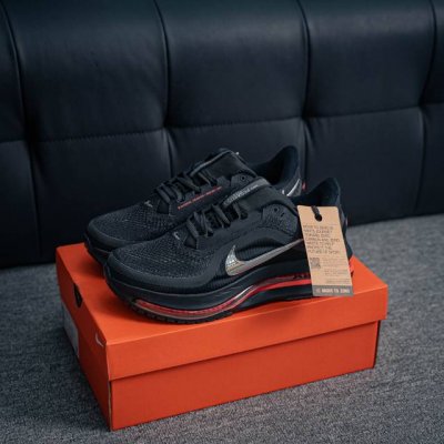 核心私 nike pegasus premium 减震防滑耐磨透气 低帮 跑步鞋 兼顾迅疾外观和稳固脚感 后跟覆面和中足动态支撑巧妙融合 缔造稳定顺畅的迈步体验