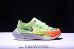 Nk Zoomx Vaporfly Next％ 2 马拉松针织面透气运动跑鞋 Cu4111-401 #内置真碳 搭载 Flyknit 材料 打造出众弹性 易于穿