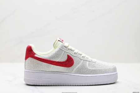 公司级耐克Nike Air Force 1 07空军一号低帮百搭休闲运动板鞋 柔软 弹性十足的缓震性能和出色的中底设计 横跨复古与现代的外型结合 造就出风靡全球 - 点击图像关闭