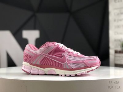 真标带半码 耐克 Nike Zoom Vomero 5 马拉松复古跑五代休闲运动慢跑鞋 货号: Fj2028 600 码数: 如图所示 Tck Tla