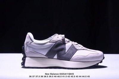 真标New Balance Ms327 复古休闲运动慢跑鞋 以更纯粹的复古风格设计打造的全新造型 侧身还以解构设计 将 N 字标志以做旧压花样式呈现 官方货号: