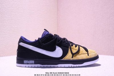 耐克Nike Sb Dunk Low Sb 三勾系列扣篮系列复古低帮休闲运动滑板板鞋 采用脚感柔软舒适Zoomair气垫 有效吸 收滑板等极限运动在落地时带来的