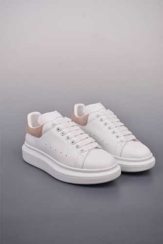 Alexander Mcqueen 亚历山大麦昆 经典松糕鞋厚底增高小白鞋 全套原版包装 配件齐全 官方一致 凹凸定制正品原盒包装 定制蓝色得物纸盒外包装加固