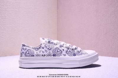 匡威1970S新款 王源同款腰果花低帮系列出货 Converse 帆布鞋玩花样,经典不重新 ,这次腰果花低帮系列新出来海军蓝和白色两个颜色 鞋面腰果花纹展现出众