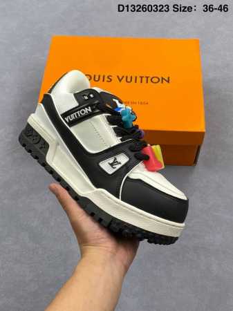 180 louis Vuitton Lv路易威登驴牌经典 老爹鞋 小红书爆款 archlight Sneaker在外形上面并非完全是复古风的老爹鞋，而是将老爹鞋 - 点击图像关闭