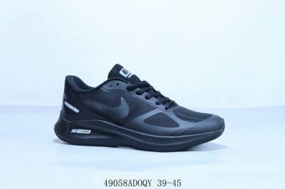 Air Zoom Winflo 7X 登月系列网透面气 训跑练步鞋 脚回感弹感受非常直接。 货号 Cd0386-001 49058Adoqy 39-45
