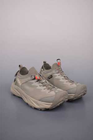 250 Hoka One One Hopara 2 户外机能山地凉鞋 实拍首发 鞋型从外观就给人强烈的户外机能感 粗犷率性的厚底设计 继承了 Hoka One - 点击图像关闭